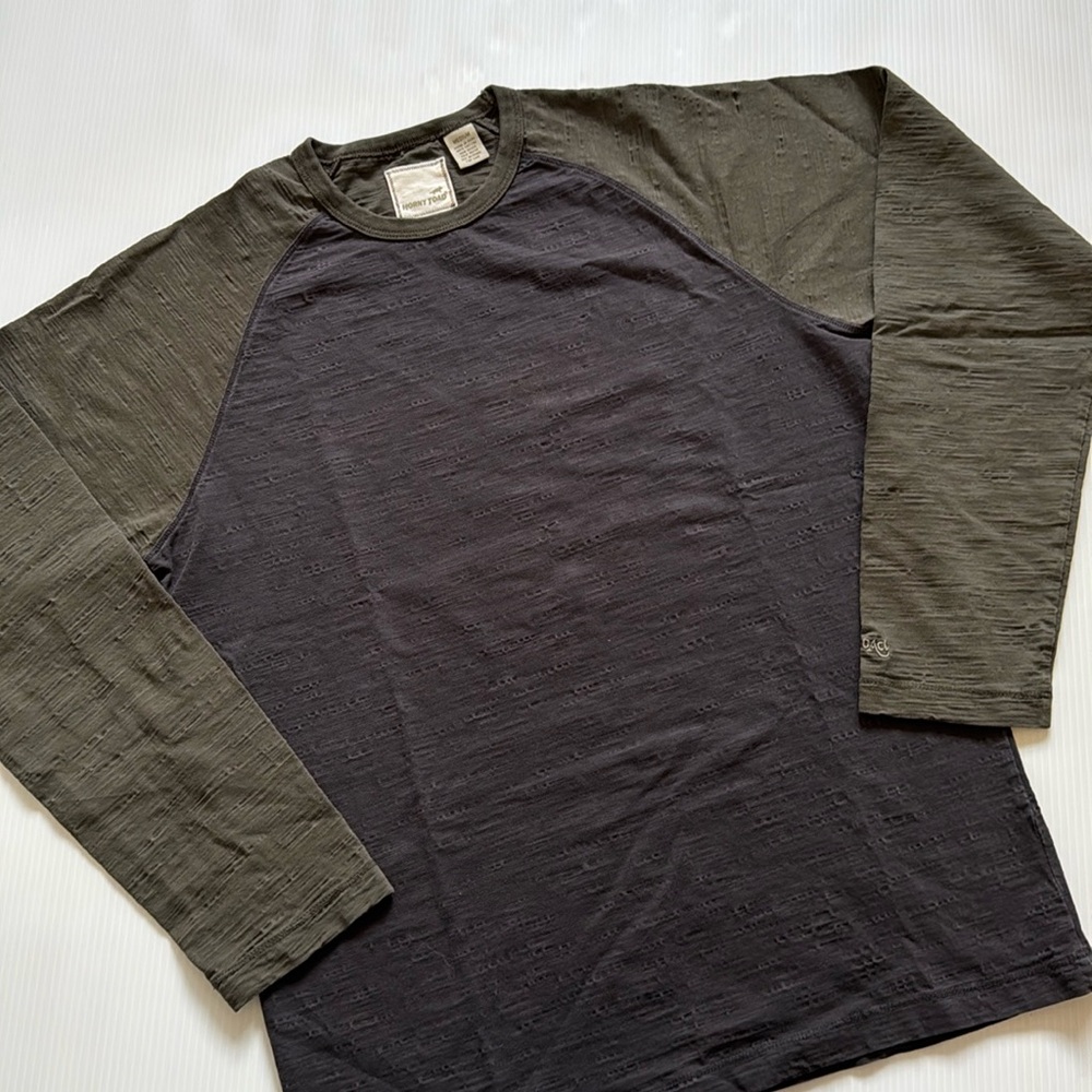 Horny Toad Gray - Blue & green textured long sleeve T-Shirt.  Mens medium